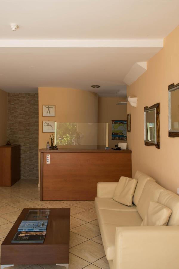Mirtia Hotel เปฟกี ภายนอก รูปภาพ