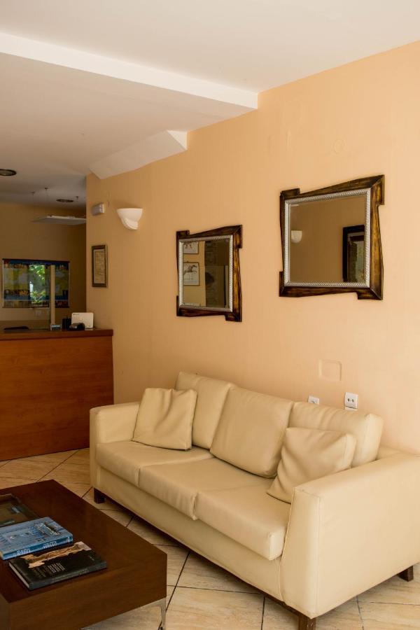 Mirtia Hotel เปฟกี ภายนอก รูปภาพ