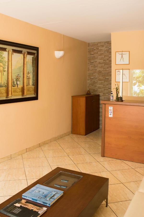 Mirtia Hotel เปฟกี ภายนอก รูปภาพ